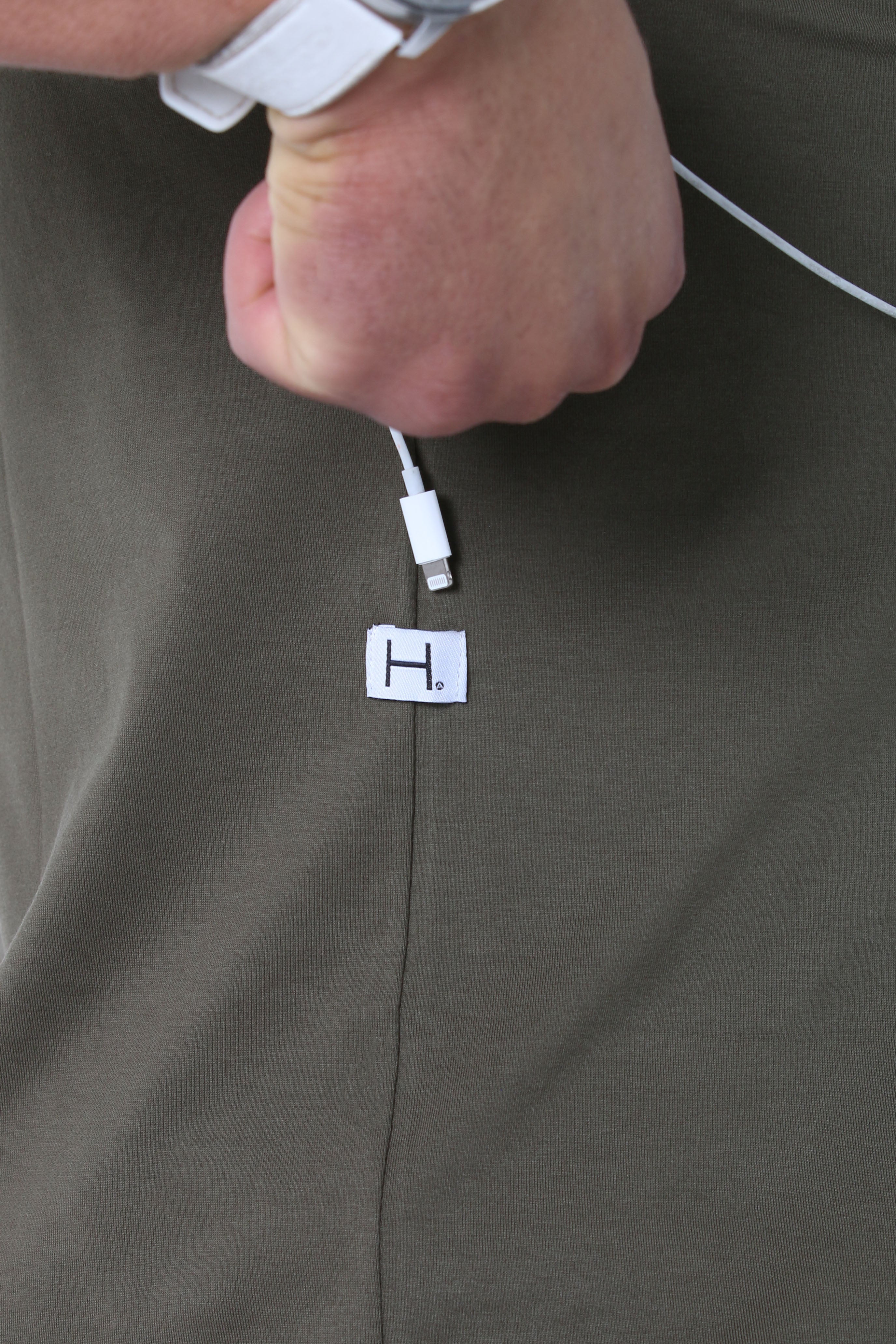 Reach Tee - Khaki