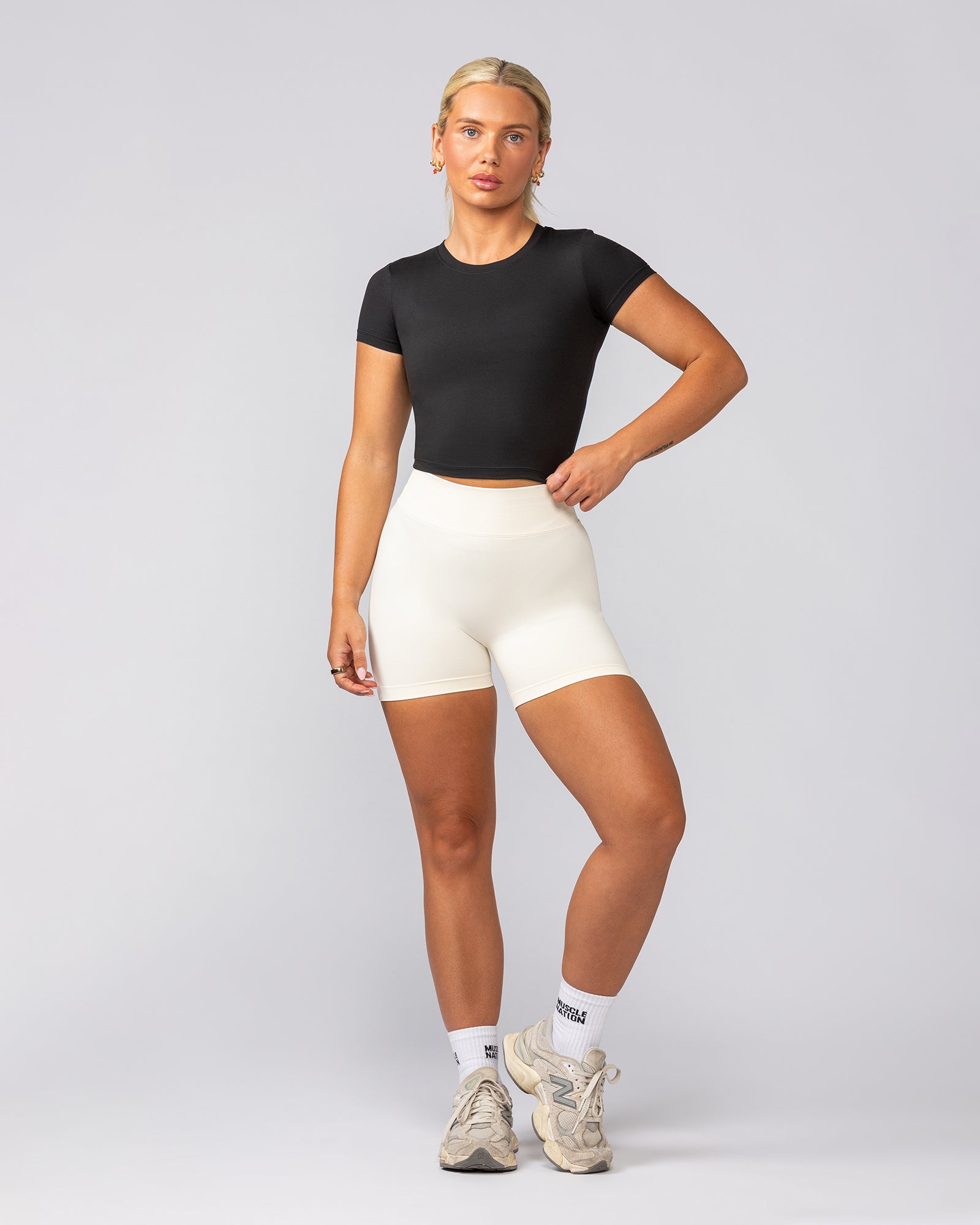 Essential Cropped Tee - Black